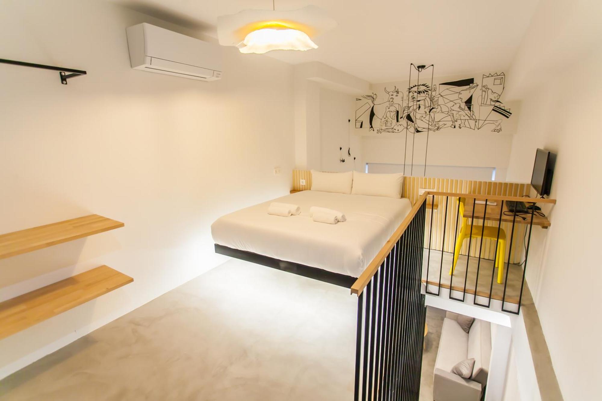Appartamento Guernica Luxury Duplex - Location, Light, And Art Madrid Esterno foto