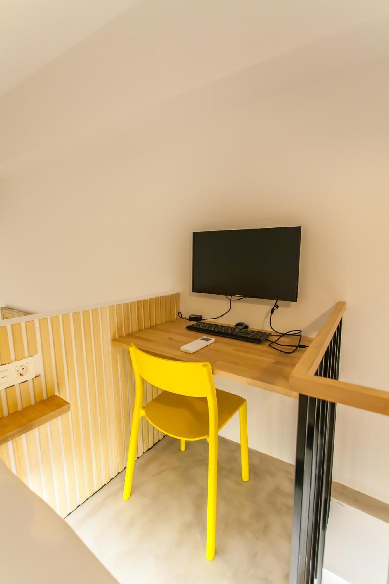 Appartamento Guernica Luxury Duplex - Location, Light, And Art Madrid Esterno foto