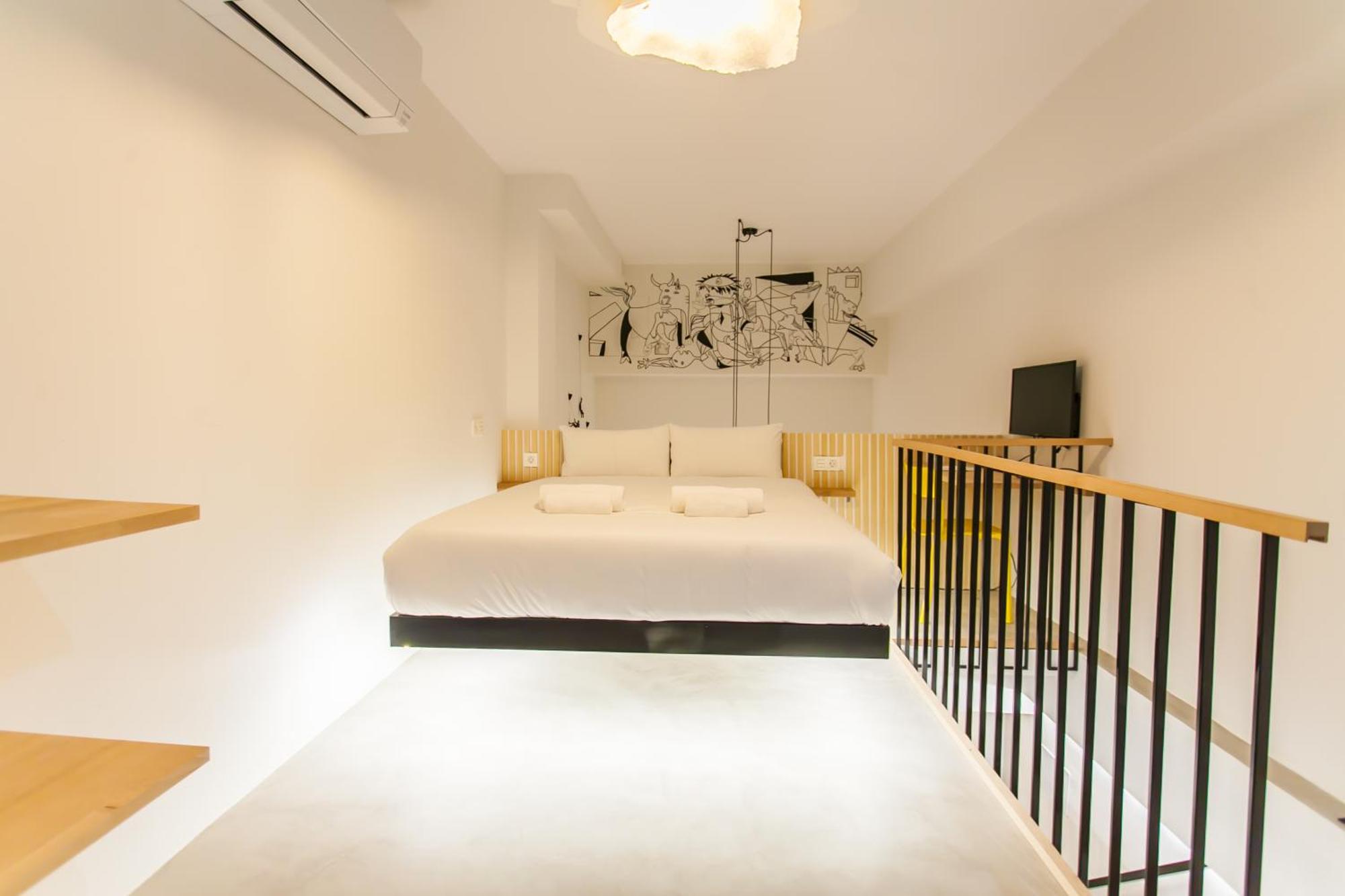 Appartamento Guernica Luxury Duplex - Location, Light, And Art Madrid Esterno foto