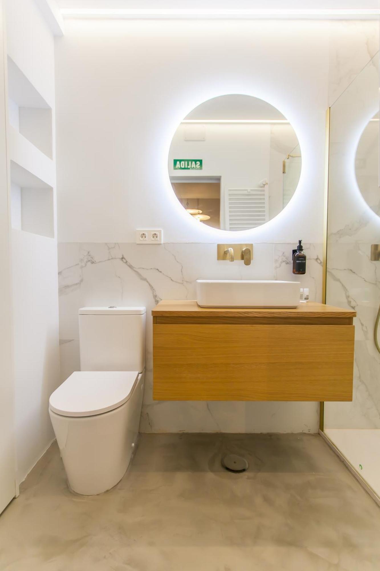Appartamento Guernica Luxury Duplex - Location, Light, And Art Madrid Esterno foto